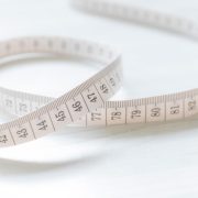 【2025年版】足のサイズの測り方｜通販で失敗しないフィッティングガイド